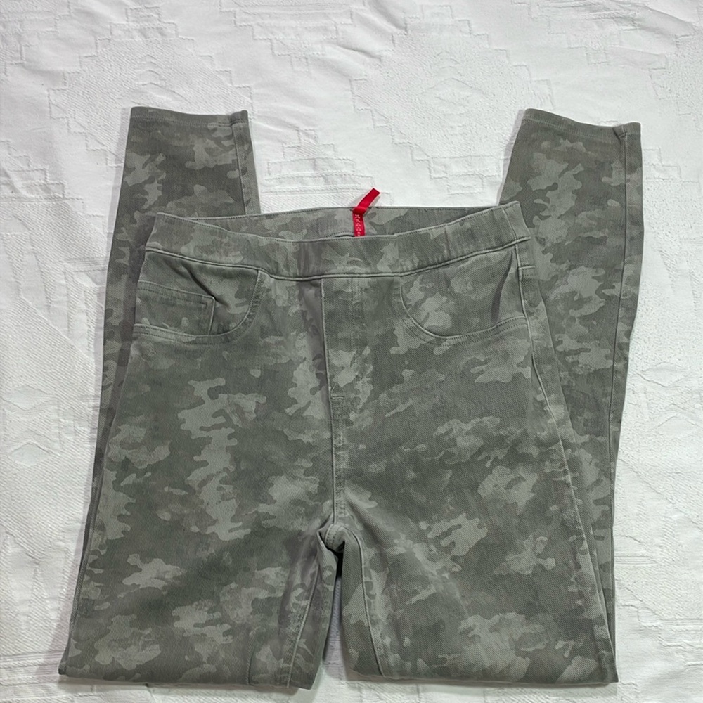 Spanx Leggings Pull On Muted Sage Green Camo Size Medium